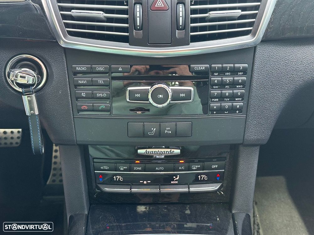 Mercedes-Benz E 300 BLUETEC Hybrid Avantgarde - 12