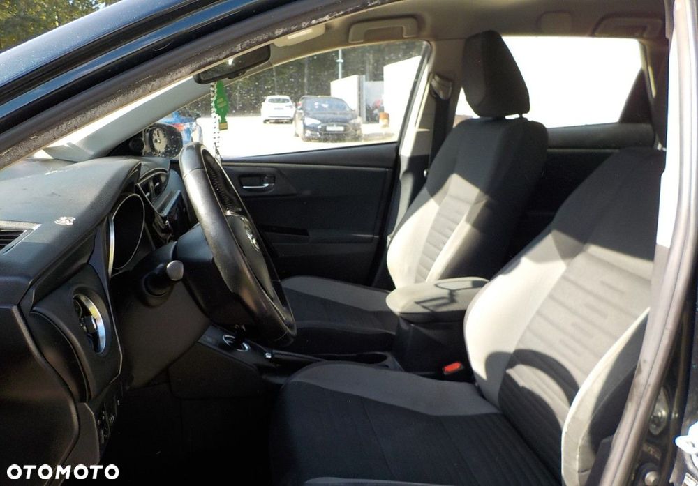 Toyota Auris - 18