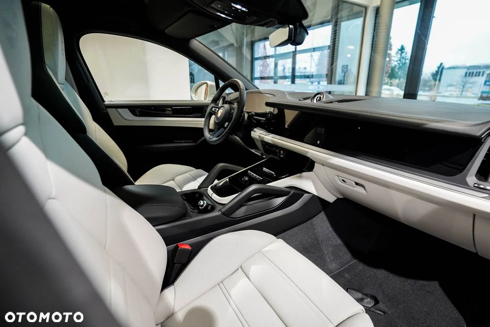 Porsche Cayenne S E-Hybrid PHEV Black Edition - 28