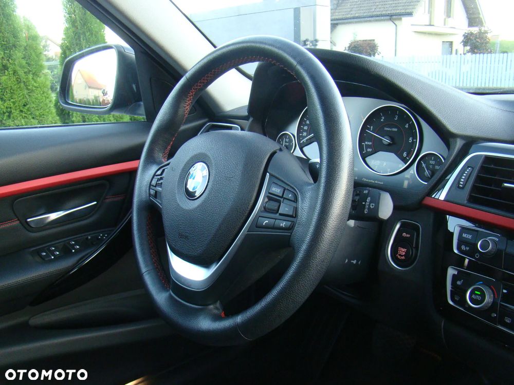 BMW Seria 3 320d xDrive Sport Line - 38