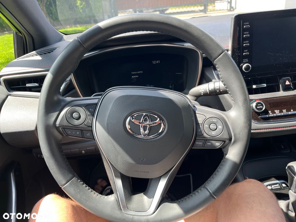 Toyota Corolla 2.0 Hybrid Executive - 28