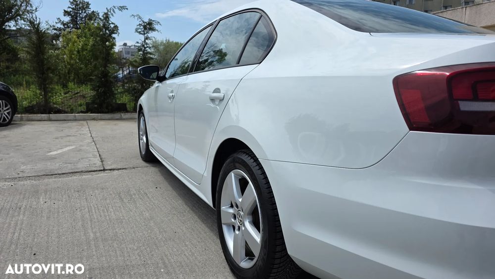 Volkswagen Jetta 1.2 TSI Comfortline - 11