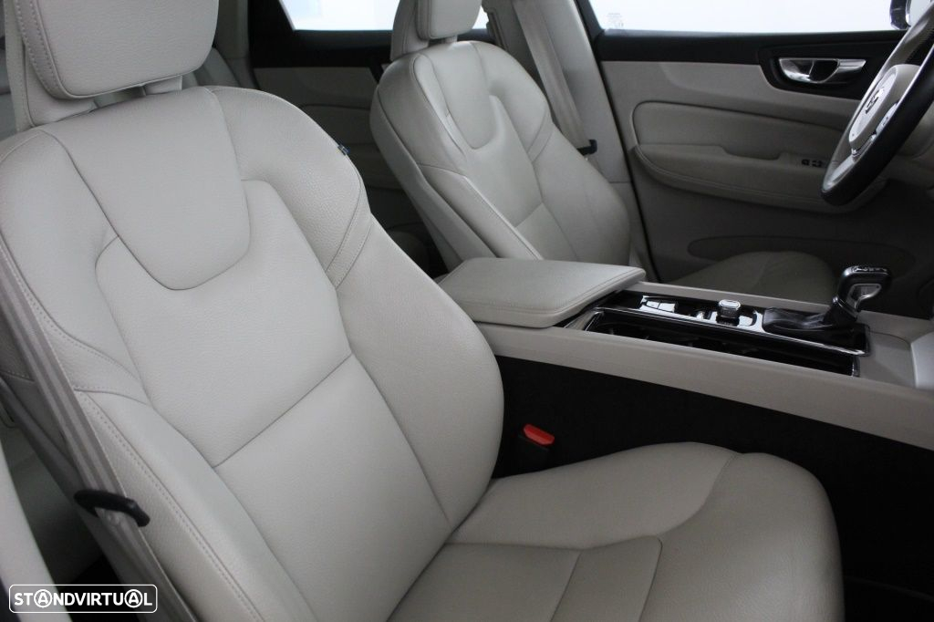 Volvo XC 60 2.0 D4 Momentum Geartronic - 14