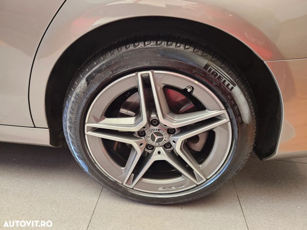 Mercedes-Benz E 300 4MATIC Aut. - 8