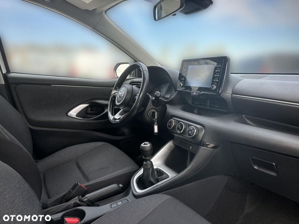 Toyota Yaris - 12