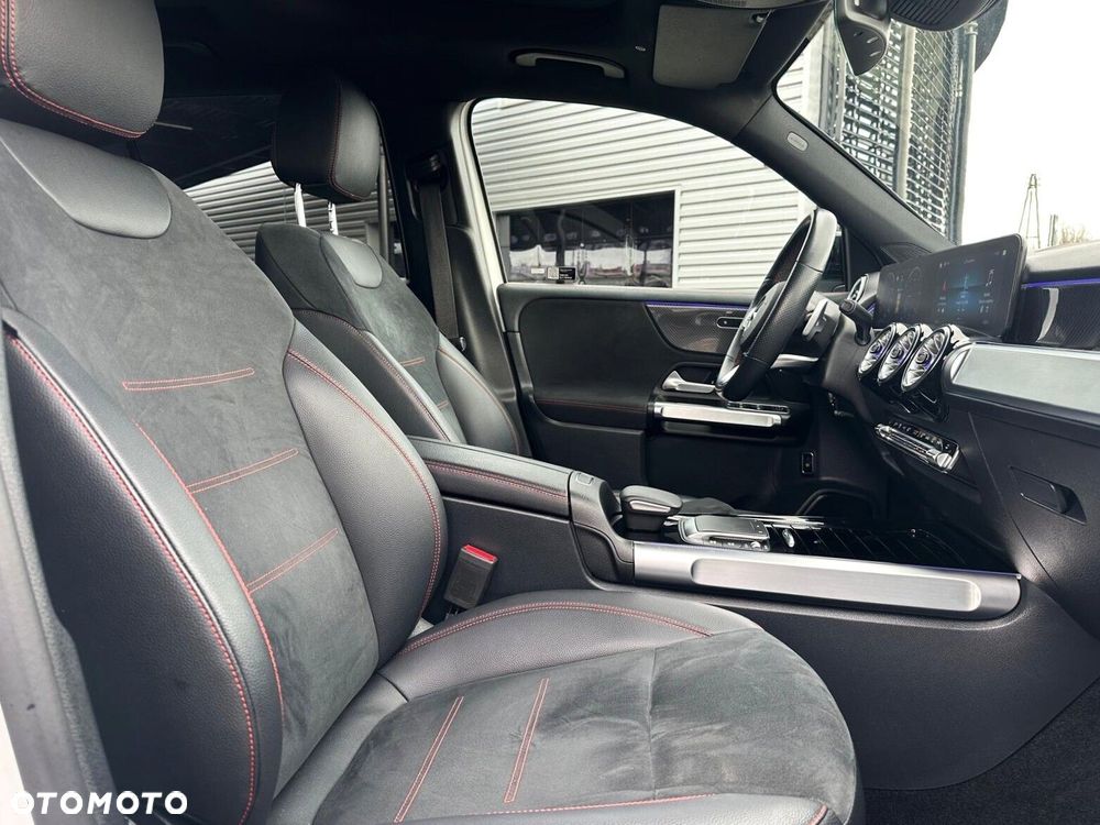 Mercedes-Benz GLB - 14