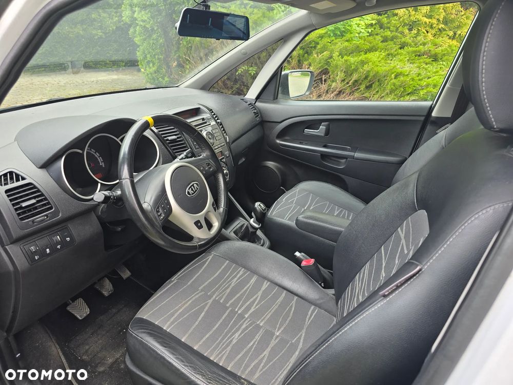 Kia Venga 1.6 CRDi 128 Vision - 17