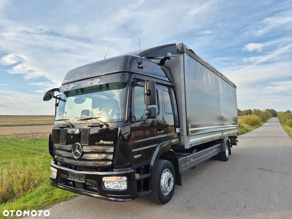 Mercedes-Benz Atego 1527 burto-firana z windą 7.2m SUPER STAN / GLOB / SYPIALNY / z Niemiec - 2