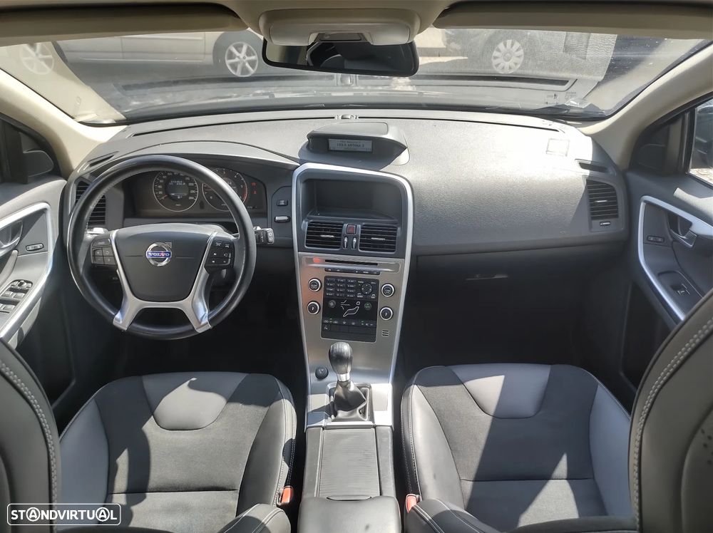 Volvo XC 60 2.4 D Drive Momentum - 22