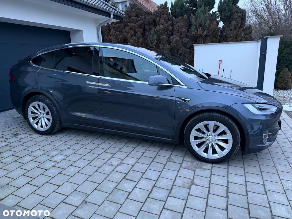 Tesla Model X Long Range Plus - 7