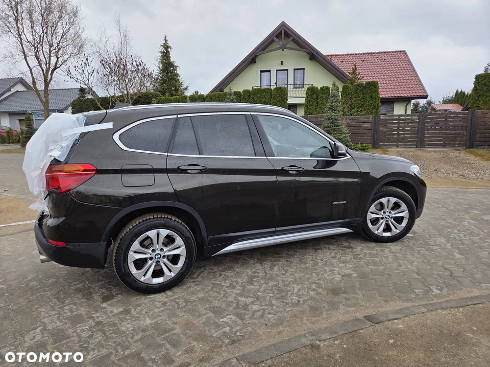 BMW X1 xDrive20i xLine - 4