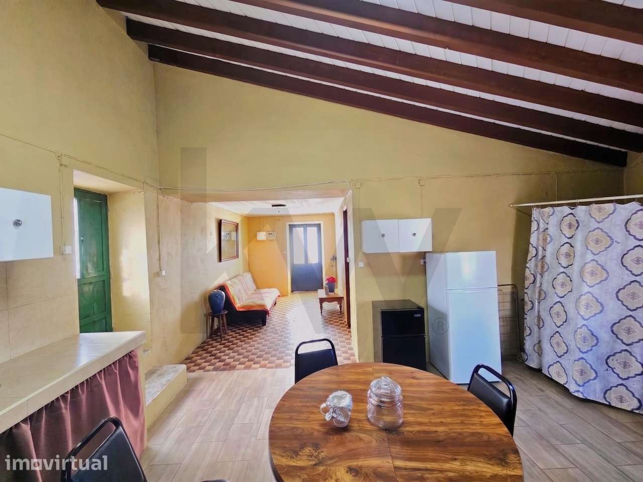Oportunidade de Investimento: Moradia T1 para Remodelar em Água de Pau - Grande imagem: 4/15