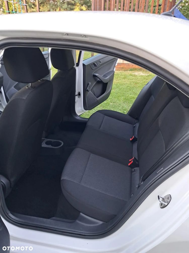 Skoda RAPID 1.2 TSI Active - 18