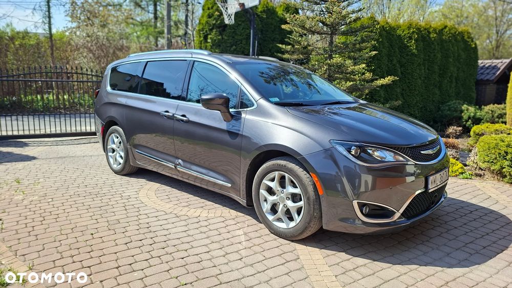 Chrysler Pacifica - 7