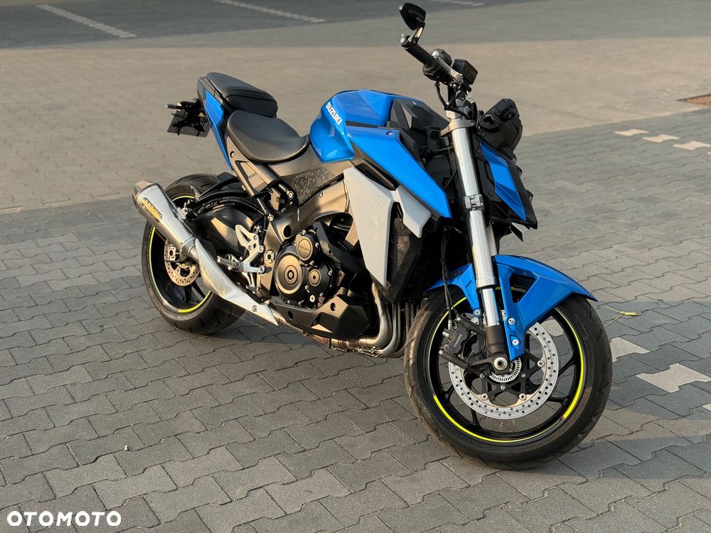 Suzuki GSX - 11