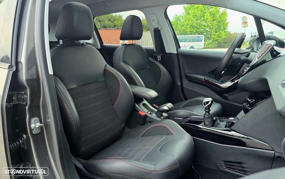 Peugeot 2008 PureTech 130 Stop&Start GT-Line Edition - 27