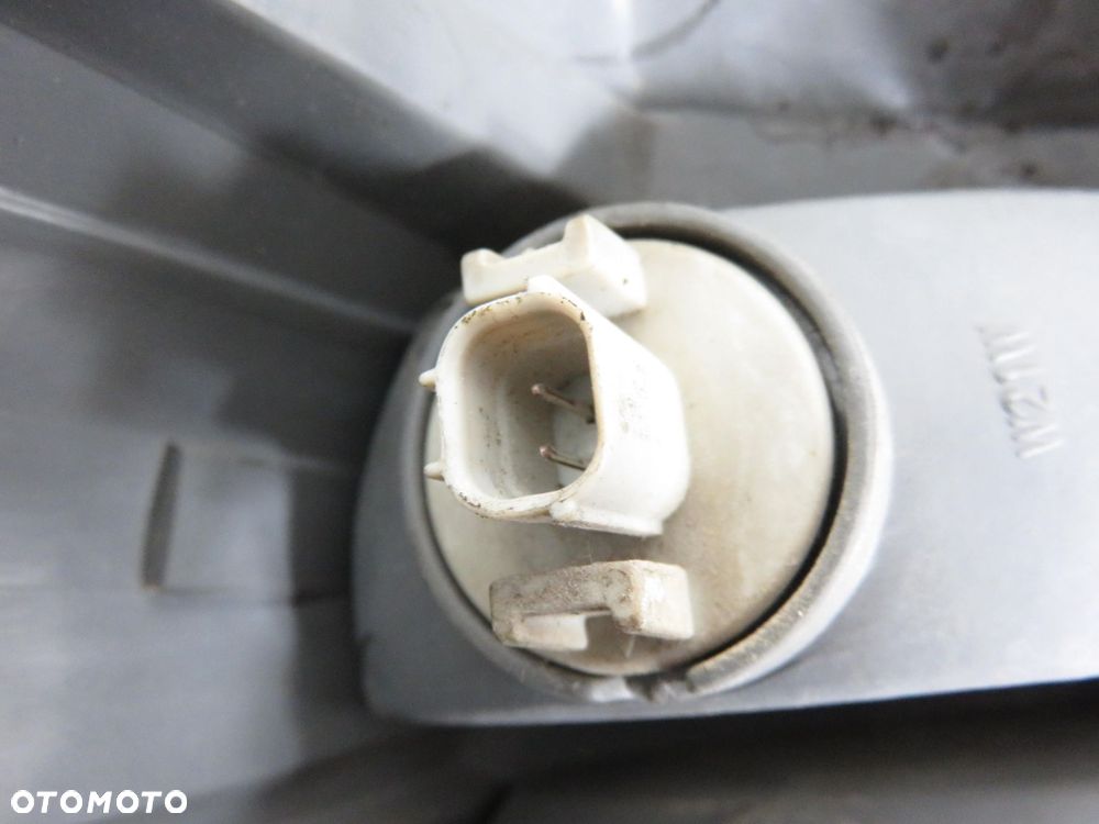LAMPA PRAWA TYLNA HONDA ACCORD VII KOMBI - 2