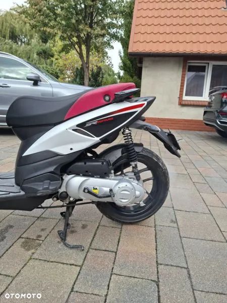 Aprilia SR - 9