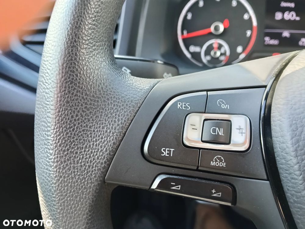 Volkswagen Polo 1.0 ACTIVE - 27