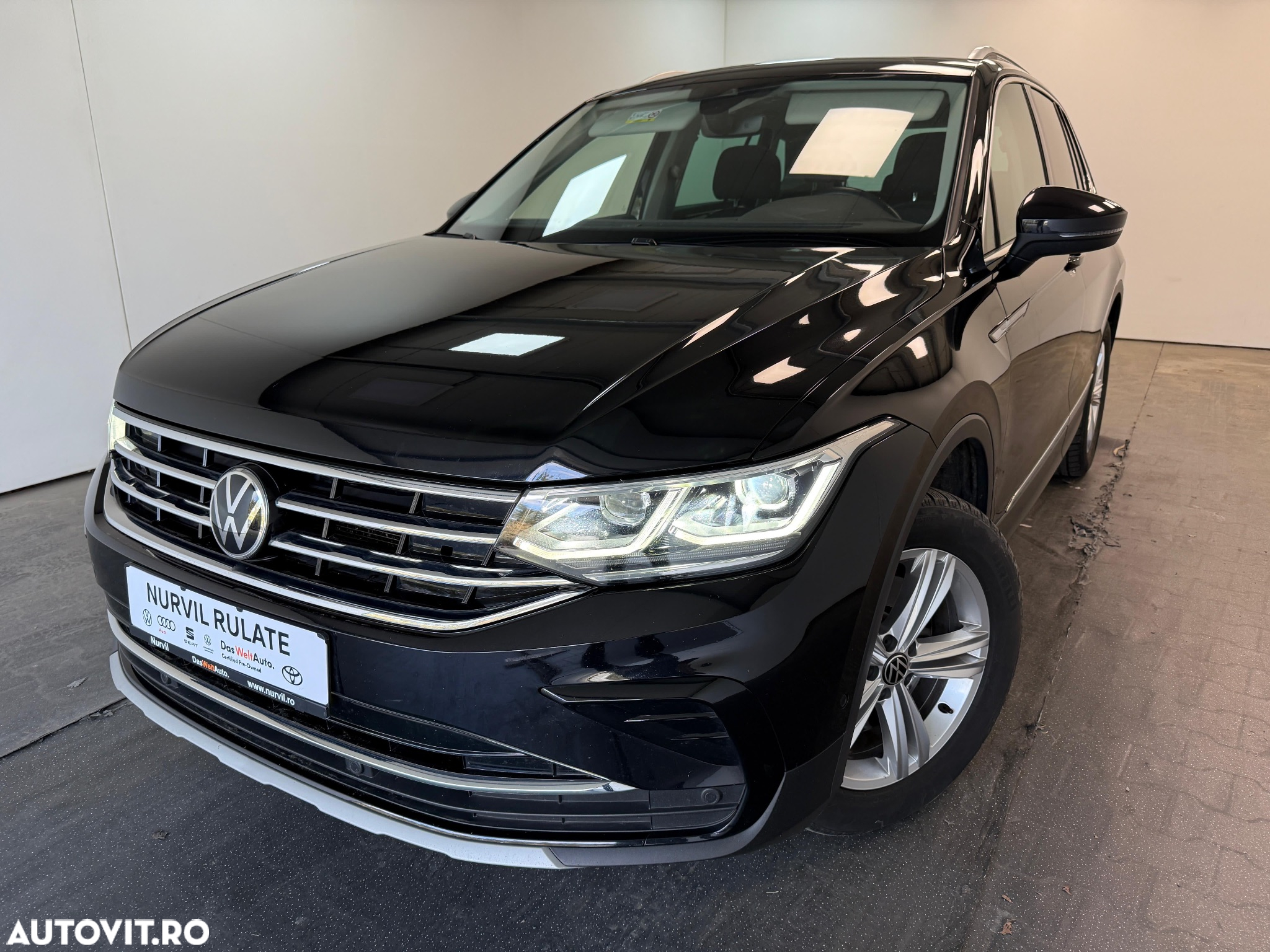 Volkswagen Tiguan 2.0 TDI SCR 4MOTION DSG Elegance - 33