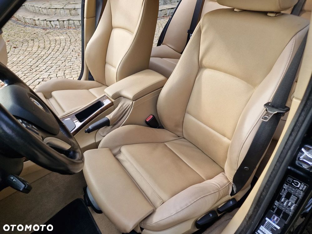 BMW Seria 3 335d DPF Edition Sport - 13