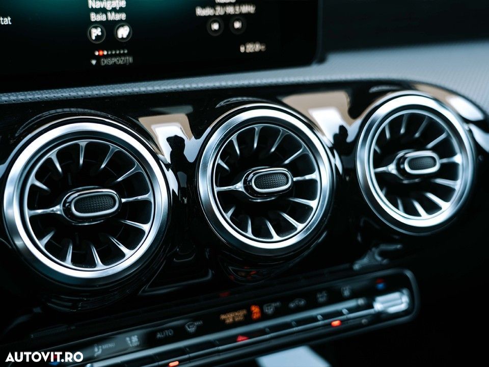 Mercedes-Benz CLA - 25