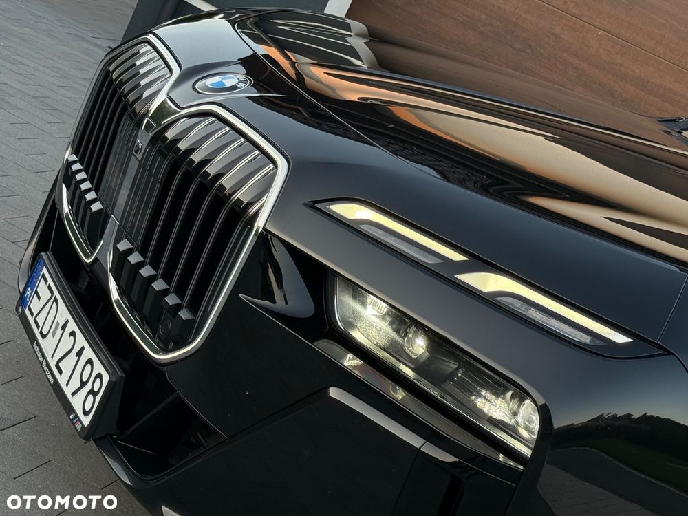 BMW Seria 7 730d xDrive sport - 38