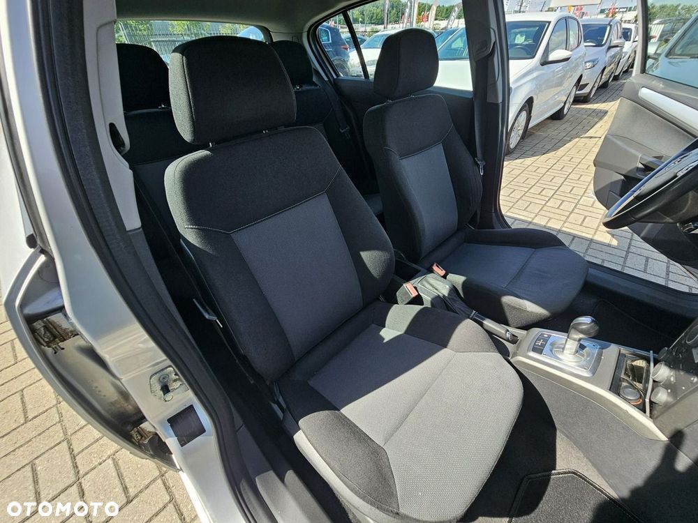 Opel Astra 1.6 Essentia Easytronic - 9