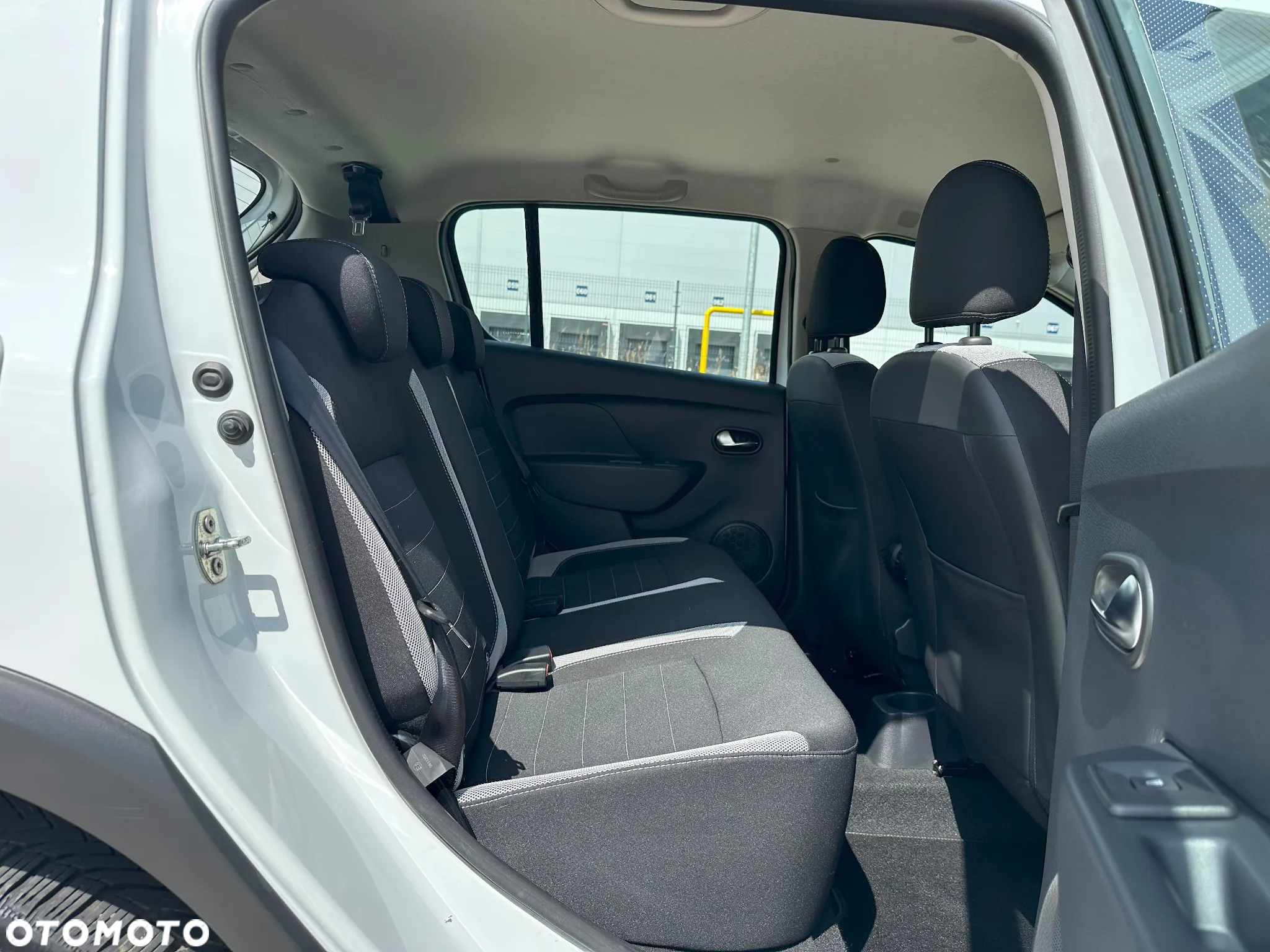 Dacia Sandero Stepway TCe 90 S&S Celebration - 38