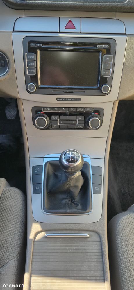 Volkswagen Passat 1.8 TSI Comfortline - 14