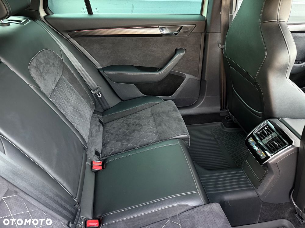 Skoda Superb 2.0 TDI SCR Sportline DSG - 18