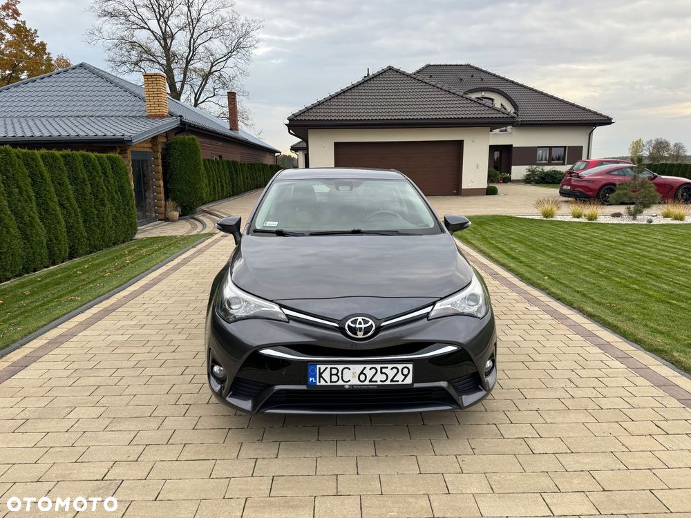 Toyota Avensis - 5