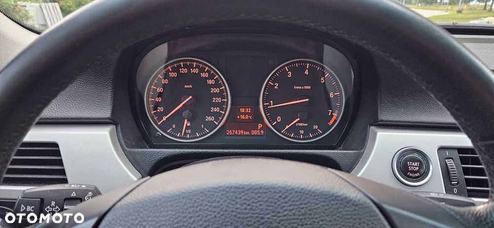 BMW Seria 3 320i - 15