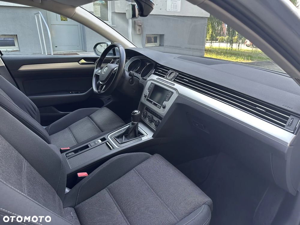 Volkswagen Passat 2.0 TDI (BlueMotion Technology) Comfortline - 17