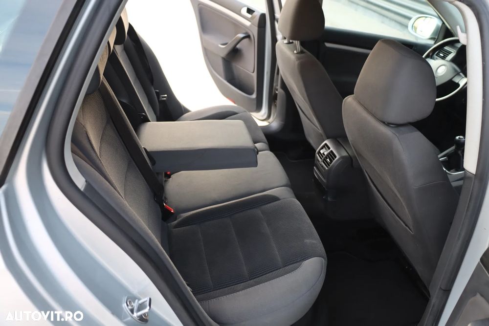 Volkswagen Golf 2.0 TDI DPF BlueMotion Technology Team - 15