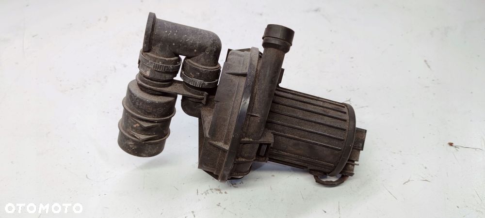 POMPA POWIETRZA WTÓRNEGO AUDI A3 3.2 BDB 022959253 - 3