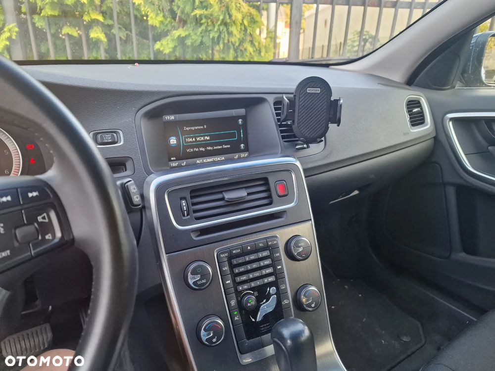 Volvo V60 D5 AWD Momentum - 10