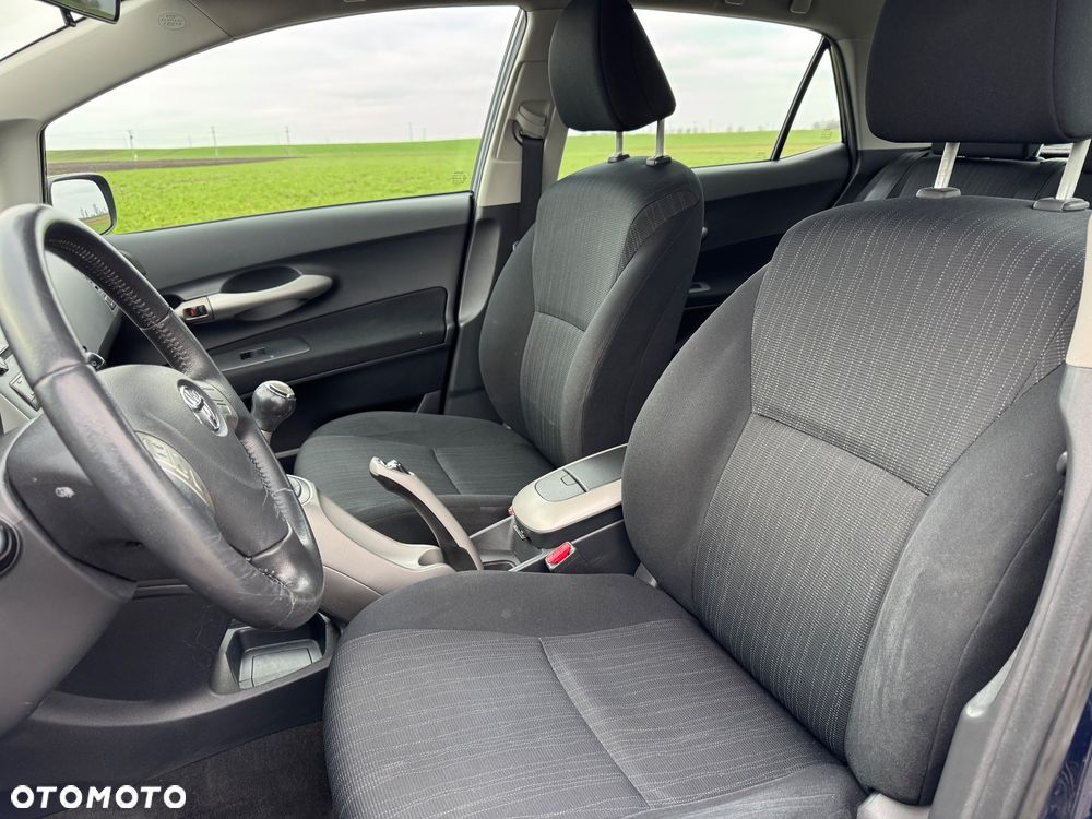 Toyota Auris 1.6 VVT-i Executive - 25