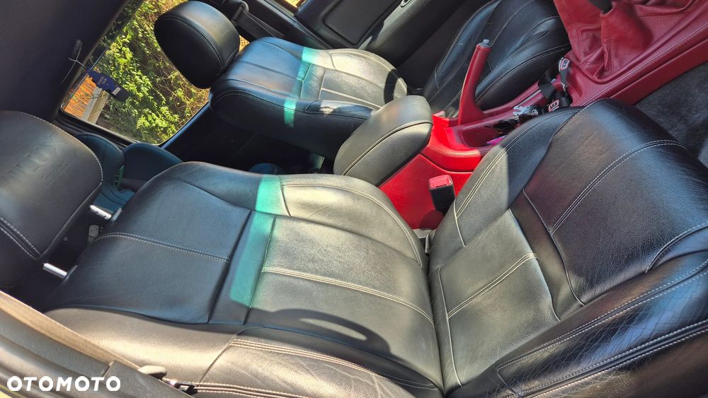 Toyota Hilux 2.5 D-4D SR5 - 22