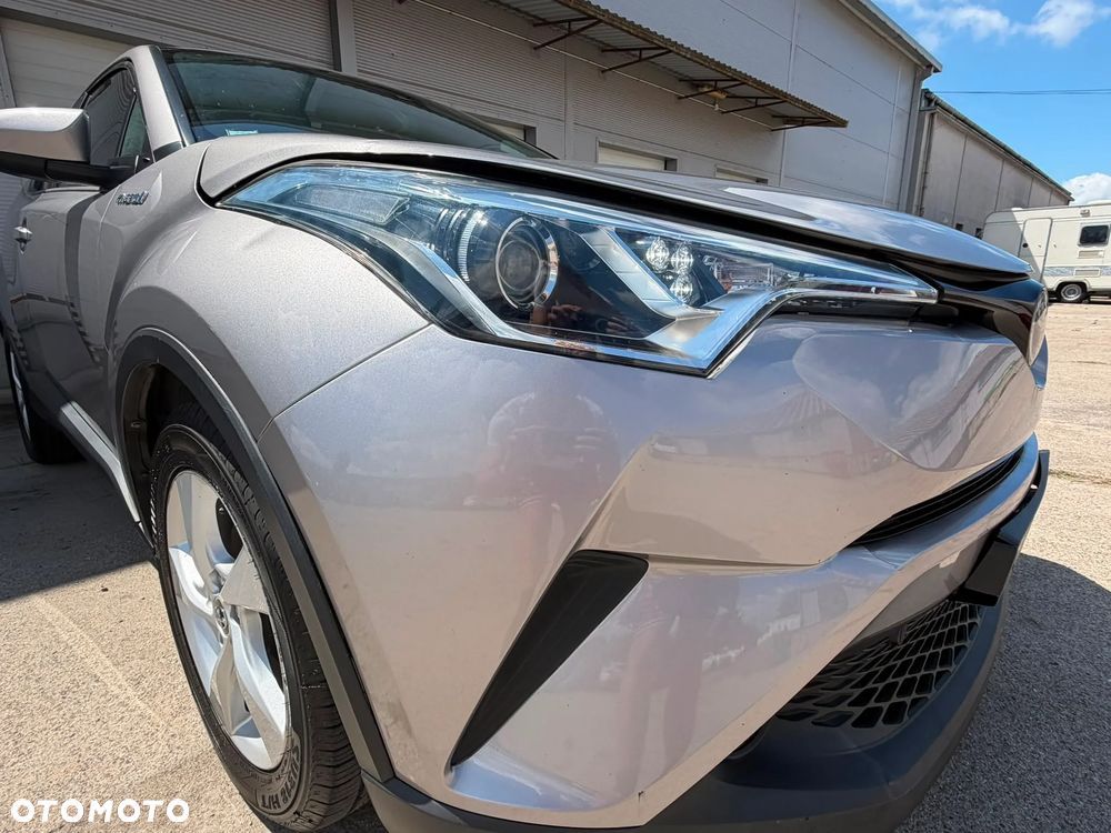 Toyota C-HR - 11