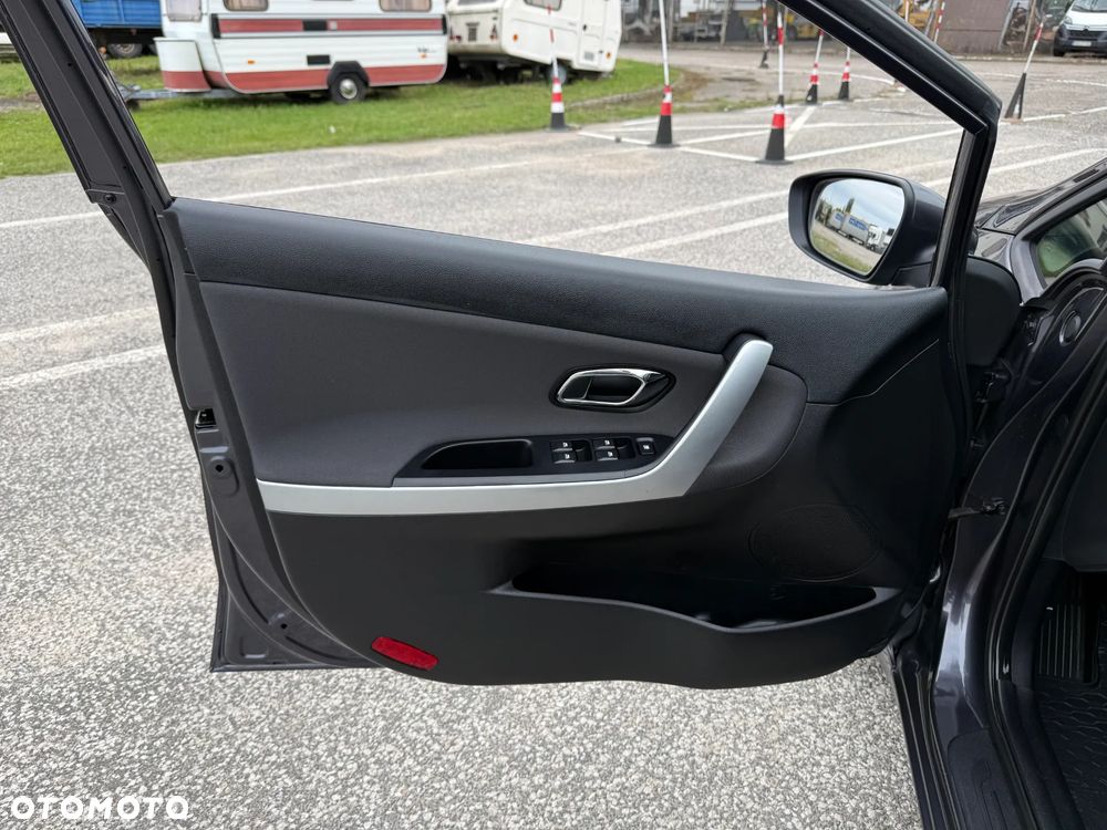 Kia Ceed 1.6 GDI Dream Team Edition - 23