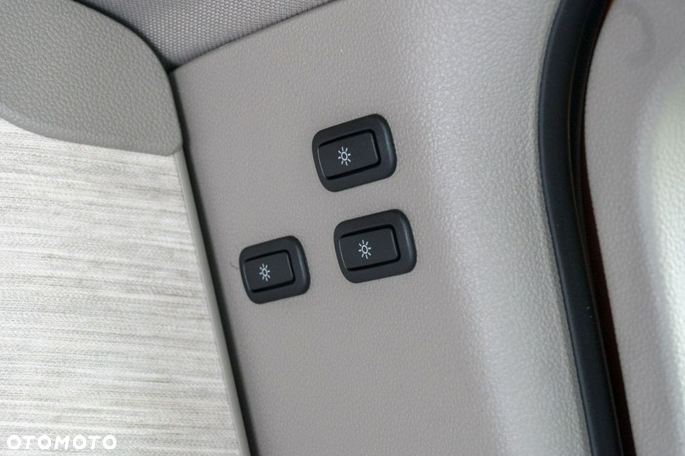 Volkswagen California - 34