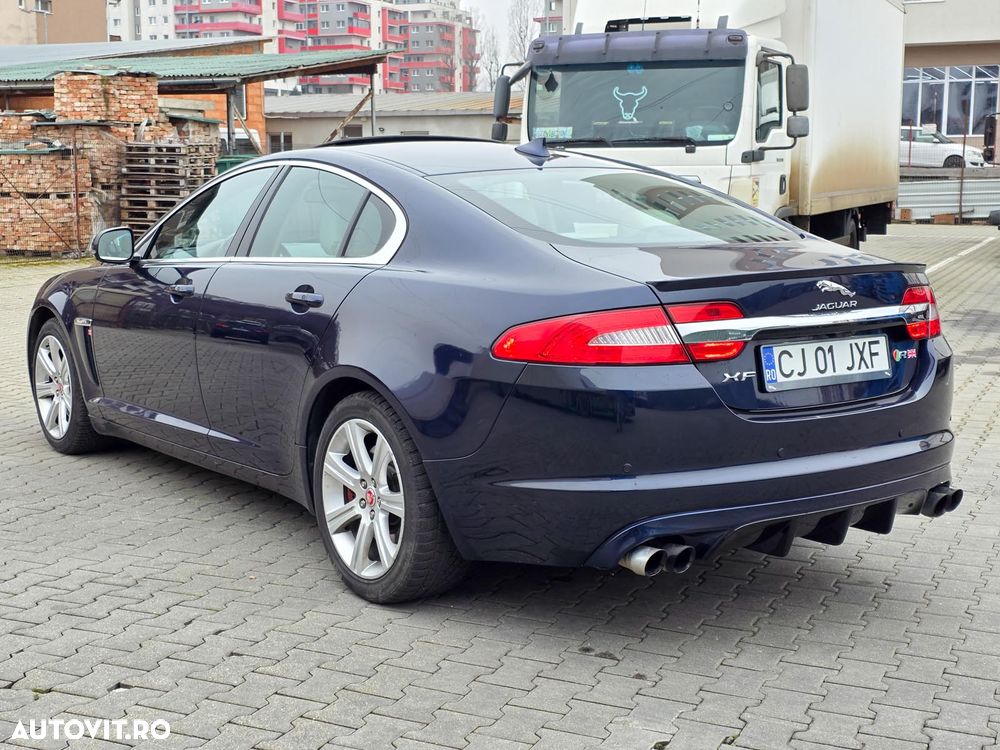 Jaguar XF 2.0 Turbo - 3