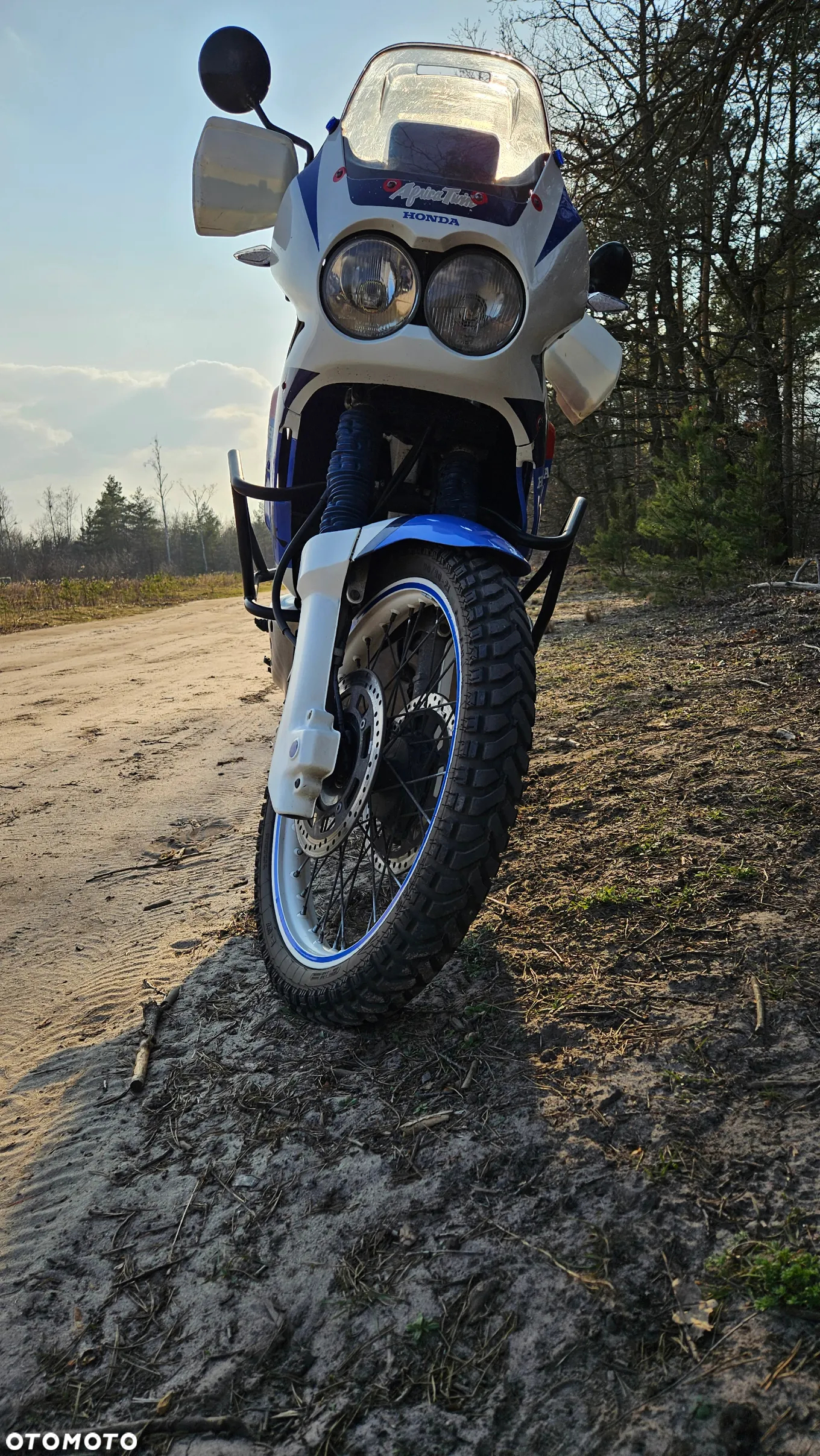 Honda XRV - 8