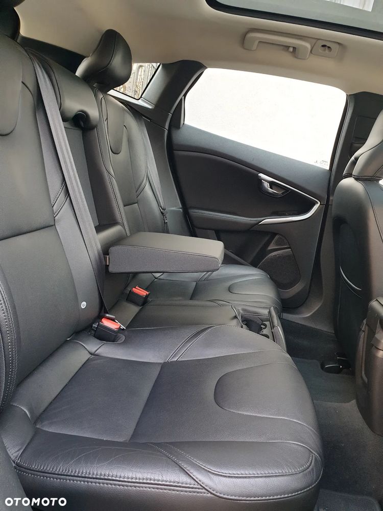 Volvo V40 D3 Inscription - 37