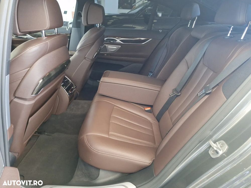 BMW Seria 7 740d xDrive - 14