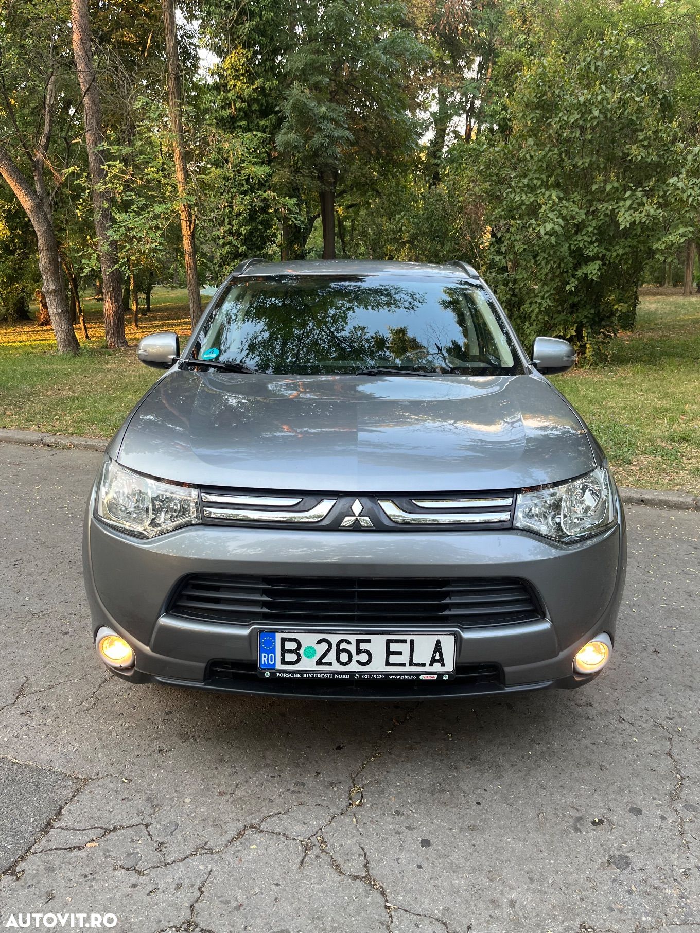 Mitsubishi Outlander - 1