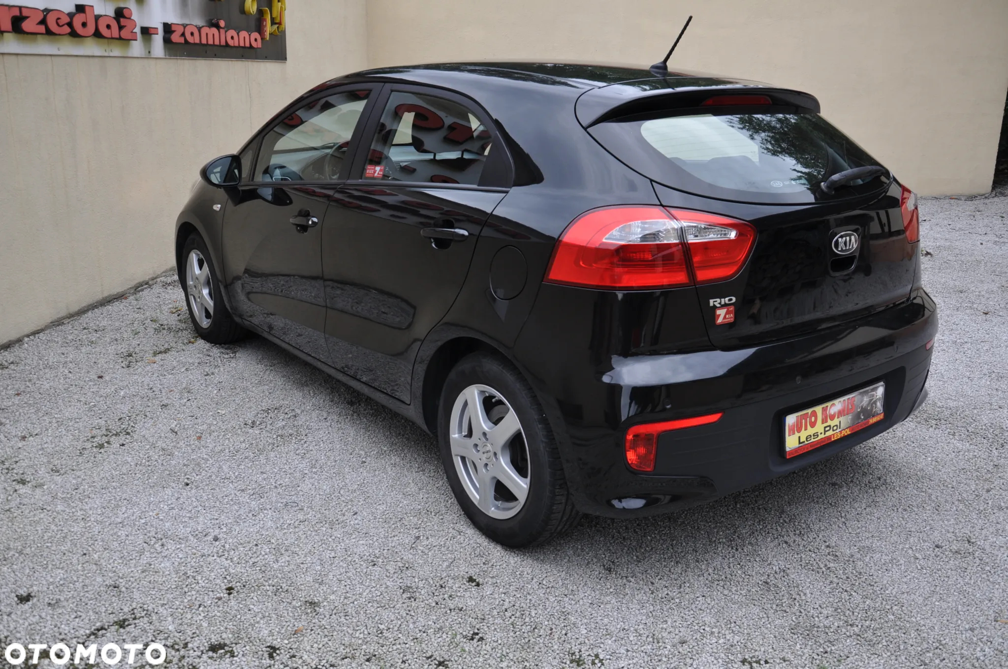Kia Rio - 12