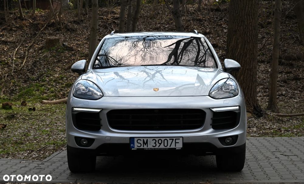 Porsche Cayenne - 1