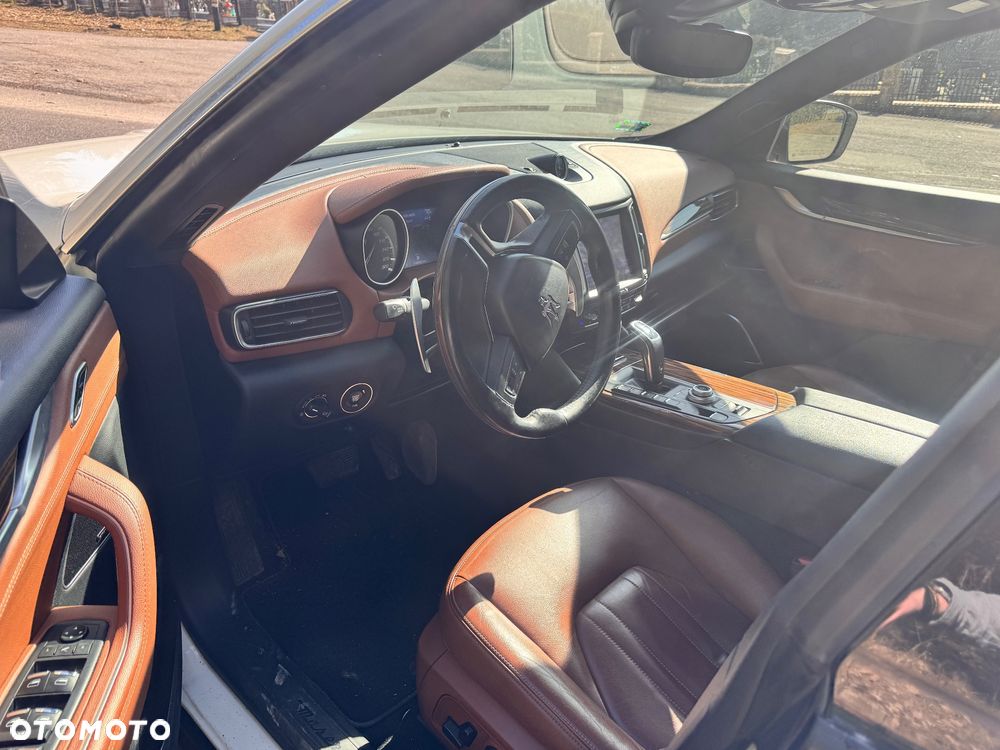 Maserati Levante S - 4